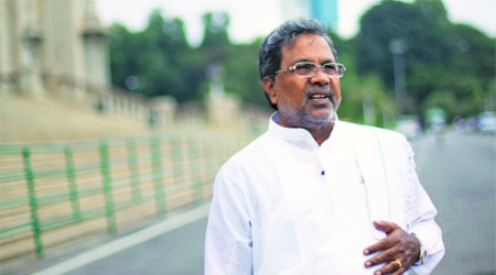 Siddaramaiah directing the Additional Director General of Police (Prisons) KV Gagandeep to prevent prisoners from using mobile phones in jails