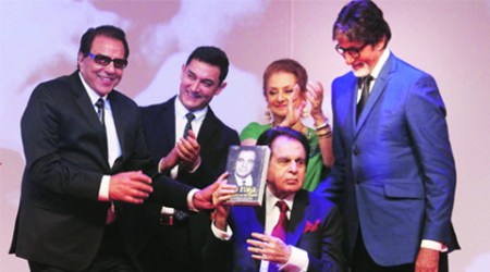 Aamir Khan read out a poem, penned  especially for the veteran actor by Prasoon Joshi.  