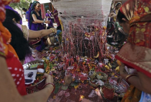 Women celebrate Vat Purnima in Maharashtra, Gujarat ...