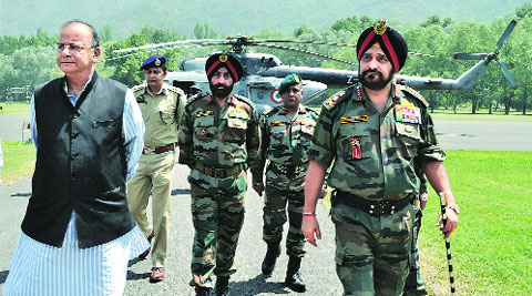 Arun Jaitley with Army chief General Bikram Singh at Badami Bagh Army headquaters in Srinagar on Saturday.(Source: PTI)