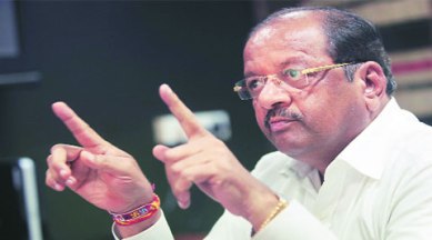 Gopal Shetty, Suresh Prabhu, Indian Railways, Mumbai Railway Station, boot polishwallahs, railway minister, Mumbai news, maharashtra news, india news, indian express
