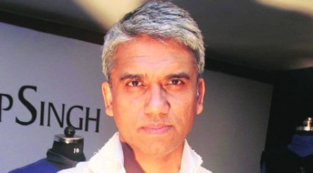 The designer has added minor details by using block print and subtle embroideries to give a 3D  effect.