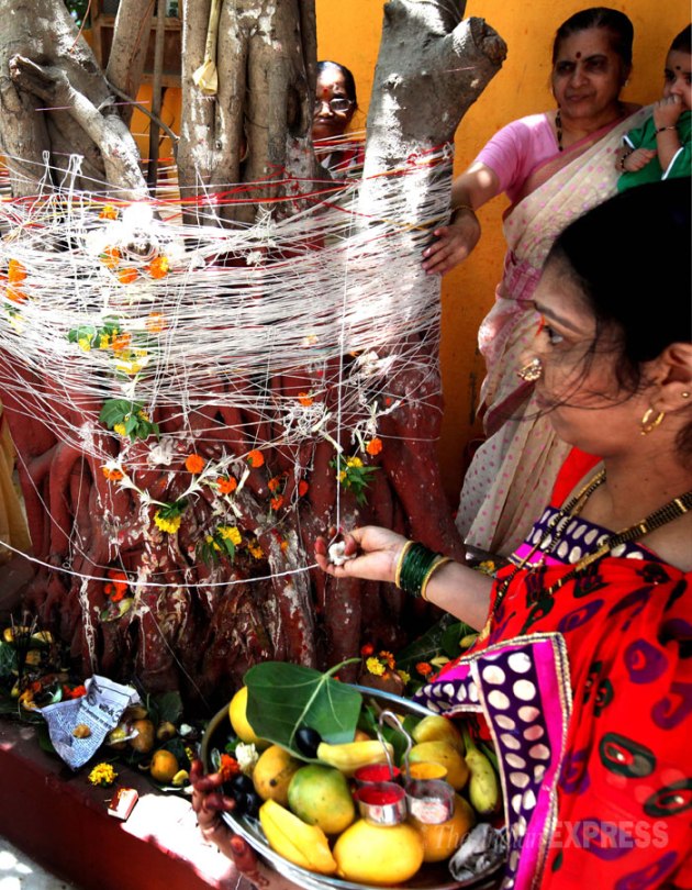 Women celebrate Vat Purnima in Maharashtra, Gujarat Picture Gallery