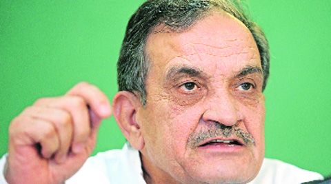 Birender Singh claims that Rajiv Gandhi in 1991 had promised to make him the chief minister, and Manmohan Singh in 2013 wanted to make him railway minister. Having missed out, he blames Hooda. Source: Express Photo 