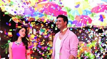 A still from the song featuring Akshay Kumar and Tamannaah