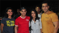 Aamir Khan offers to intervene between photographers and Salman