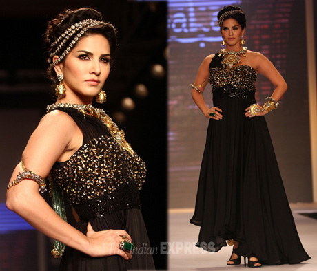 17 Lehengas of Sunny Leone are Bolder than Her - LooksGud.com | Indian  fashion, Indian outfits, Indian party wear