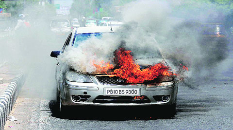 Car-burning-main
