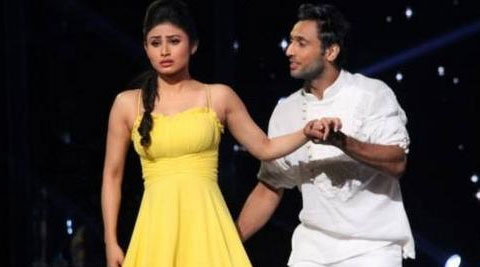 Mouni, who is teamed with choreographer Punit, turned everyone emotional on the set with her performance on 'Jee Le Zara'. (Source: Twitter)