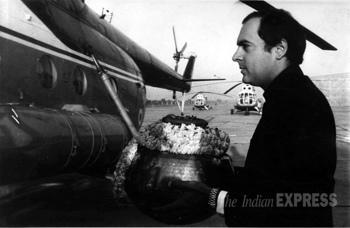 rajiv gandhi, rajiv gandhi death, rajiv gandhi death anniversary, rahiv gandhi PM, PM rajiv gandhi, Rajiv gandhi assassination, Sriperumbudur rajiv gandhi, rajiv gandhi Sriperumbudur, rajiv gandhi Tamil, Tamil Nadu Rajiv Gandhi, Rahiv Gandhi murder, rajiv gandhi pictures, rajiv gandhi photos, sonia gandhi, indira gandhi rahul gandhi priyanka gandhi, rare rajiv gandhi photo, india rajiv gandhi