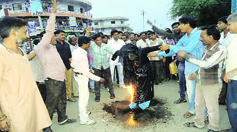VHP supporters burn an effigy of Teesta Setalvad in Bhavnagar on Saturday. ( Source: Express photo )