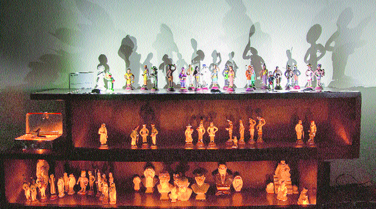 Using clay models, Hande talks about community-based stereotype. (Photo by Archana Hande)