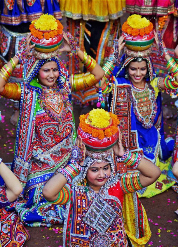 PHOTOS: Garba takes over Gujarat as Navratri begins | The Indian Express