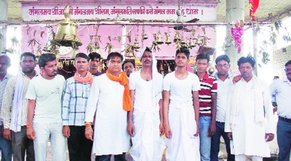 Reconversion ceremony was the first time the Jatavs were in this temple, with upper castes jostling to be near them. (Source: MIlind Ghatwai)