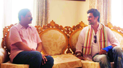 Kunal Kapoor chats  with king K.V. Singdeo