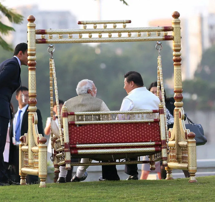 Xi gets a taste of Gujarati culture @ Sabarmati - Rediff.com