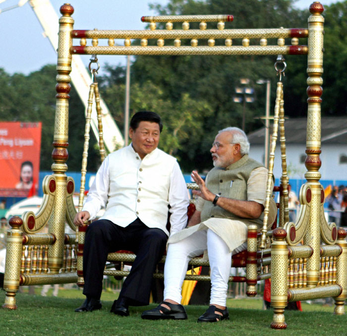 Modi showcases Gujarati culture at Xi Jinpingâ€™s reception in Ahmedabad