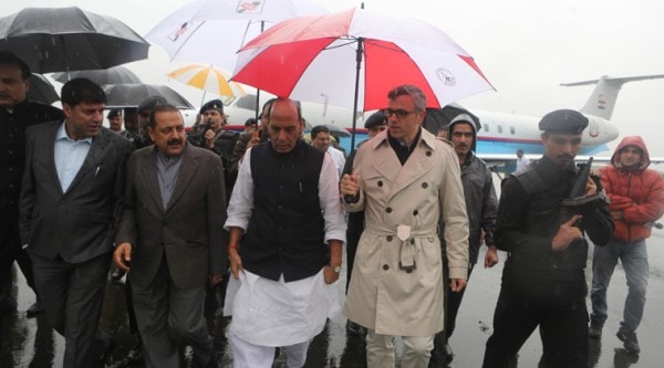Chief Minister Omar Abdullah drove Rajnath Singh to Baghat, Barzulla, Rambagh, Jhelum Bund, Zero Bridge, Budshah Bridge, Exhibition Chowk, Saria Balla and other areas in the main city. (Source: Shuaib Masoodi)