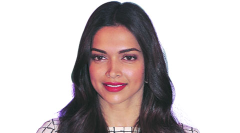  Deepika Padukone takes a stand on the issue of  crossing the thin  line of  propriety