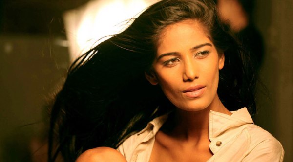 Says Poonam excitedly, "I can't tell you how many scripts I've rejected after Nasha.