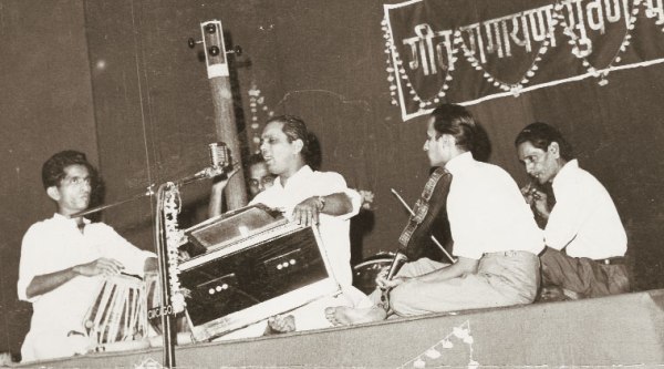 Sudhir Phadke in one of his performances (Source: Sumitr Madgulkar Archive)