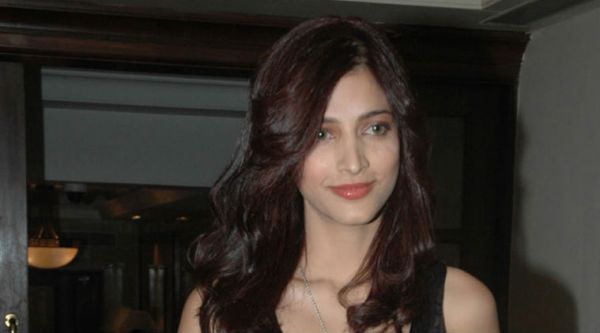 Shruti Haasan spent her Sunday dubbing for Tamil actioner 'Poojai'.