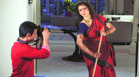 Rekha and  Sharman Joshi in Super Nani 