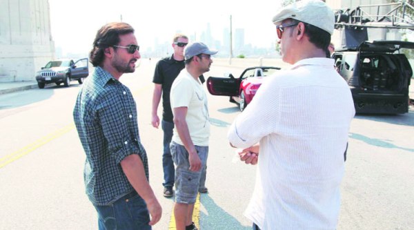 Saif Ali Khan with the team of Happy Ending shooting on the street of  Los Angeles