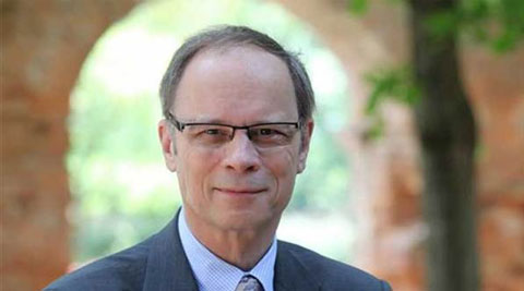 His prize also comes at a time when we are commemorating a decade since the passing of Laffont, who, Tirole noted, ‘would have deserved to be with me’ in receiving the prize.