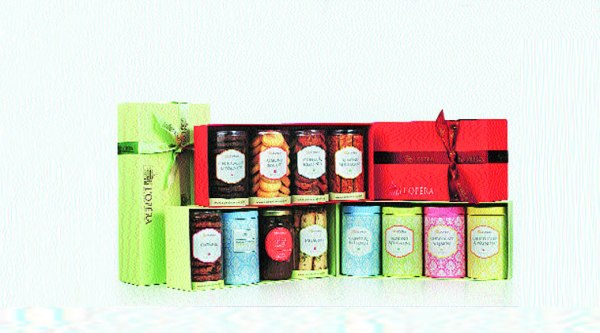 L’Opera is also giving an accent to the traditional with gift hampers for Diwali