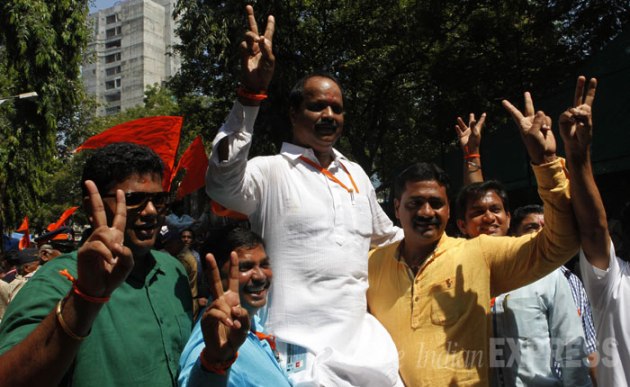 Shiv Sena Party Workers Celebrate Their Victory In Maharashtra Assembly Polls Picture Gallery 