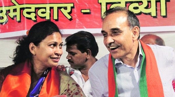 Satyapal Singh with Divya Dhole in Dharavi Tuesday. Source: Pradeep Kocharekar