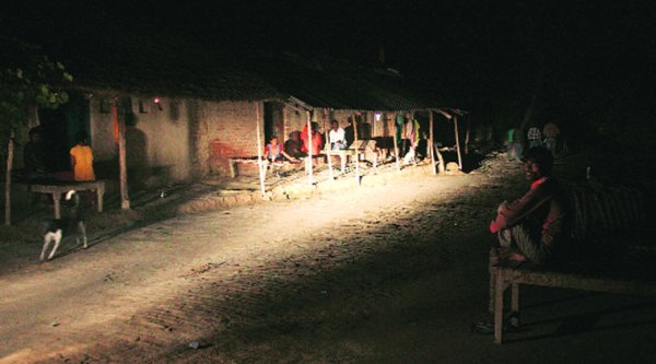 अर्जापूर हे गाव 3 दिवसापासुन अंधारात