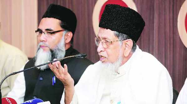 Maulana Syed Jalaluddin Umri addresses media, in Kolkata on Thursday. (Express photo by Subham Dutta)