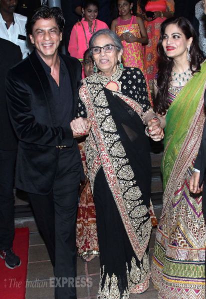 Shah Rukh Khan attends Arpita’s wedding reception; dances to ‘Chaiyya ...