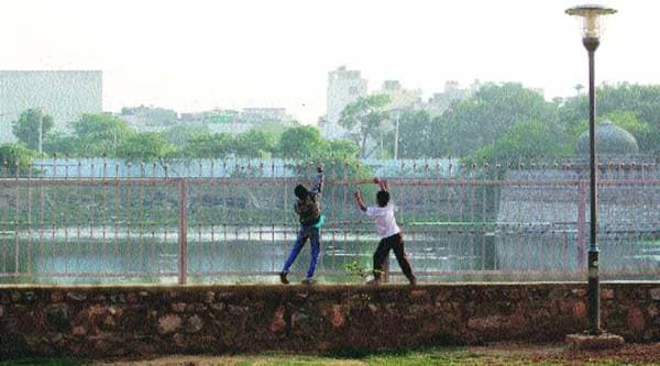 Hauz-i- hamsi: The water tank was built in 1229 by Sultan Iltutmish. Originally, it was said to have covered a 100 acres of land and was lined with red sandstone. It was reportedly repaired by Alauddin Khilji and Firoz-Shah Tughlaq in the 14th century.