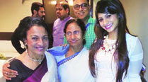 Tanuja, West Bengal CM Mamta Banerjee and Tanisha Mukherjee
