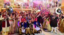 The entire cast of Welcome Back is seen during a wedding sequence in the film
