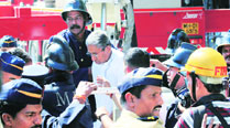 7 hurt in blaze at railway quarters | Mumbai News - The Indian Express