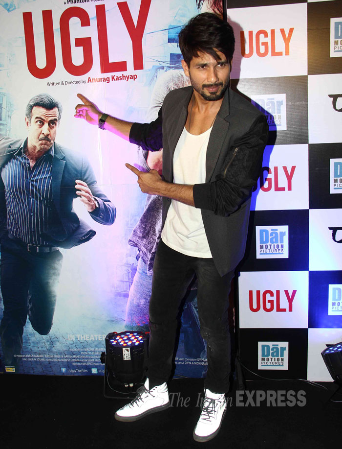 Meanwhile, her Shaandaar co-star Shahid Kapoor was chilled out in black jeans, jacket and white tee. (Source: Varinder Chawla)