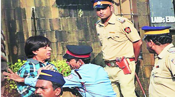 Shah Rukh Khan snapped while shooting for Fan