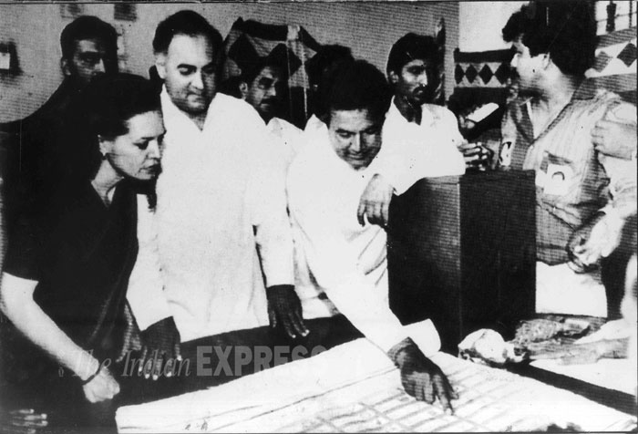 Rare pictures of Sonia Gandhi with her late husband Rajiv Gandhi on ...