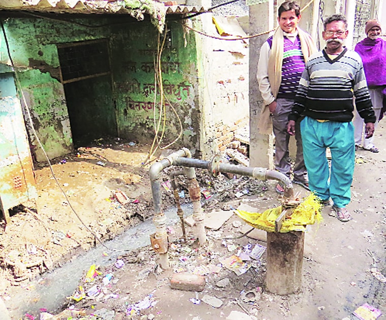 Supply day on Sunday; a borewell clogged in mud. (Source: IE photo by Ashutosh Bhardwaj)