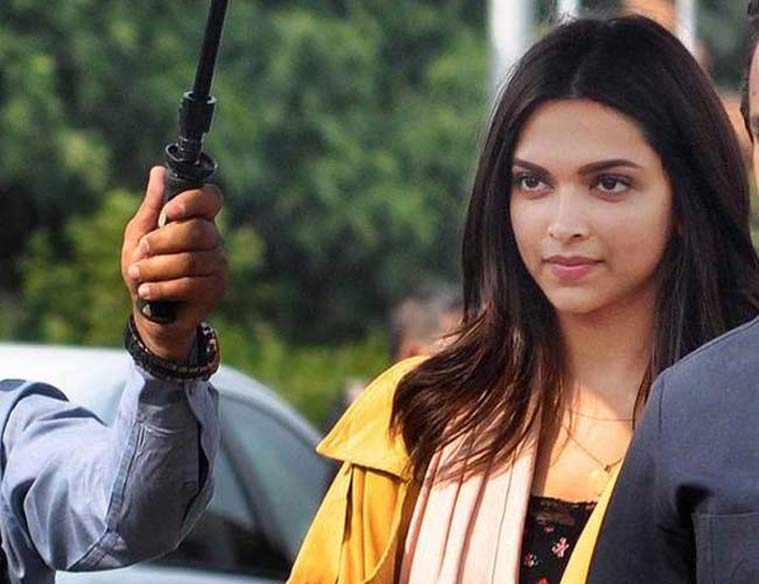 Deepika Padukone spotted filming for 'Tamasha' in Kolkata ...