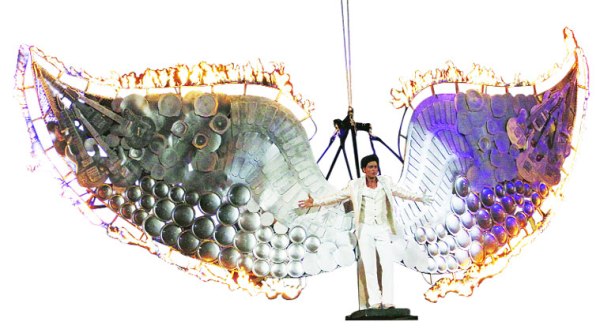 SRK’s entry with his spreadeagled wings on fire was a sight to behold.