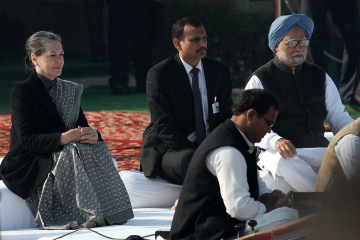 Mahatma Gandhi, Gandhi samadhi, Mahatma Gandhi death anniversary, Sonia Gandhi, Manmohan Singh