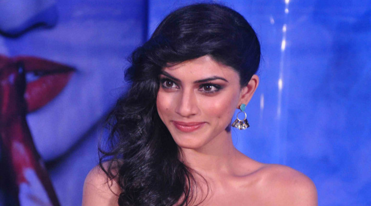 Sapna Pabbi to host midnight chatting session with men | Bollywood News ...