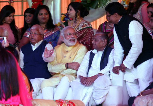 PM Modi, Modi suit, Amitabh Bachchan, Janata Parivar, Janata parivar wedding, Lalu's daughter, Mulayam Singh, Mulayam Singh's nephew, Tej Pratap Singh Yadav wedding, Amar Singh, UP CM, Bihar CM, Rabri, Raj Lashmi wedding
