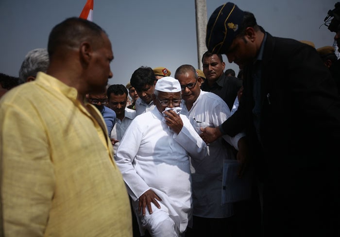 Anna Hazare, Anna protest, Land Acquisition Act