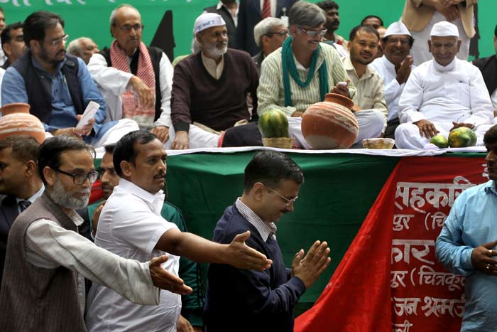 arvind kejriwal, land acquisition bill, delhi, anna hazare